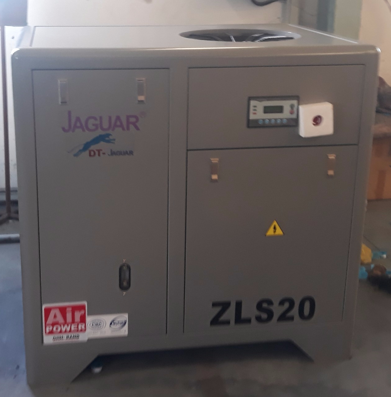 MÁY NÉN KHÍ TRỤC VÍT JAGUAR TAIWAN 20HP